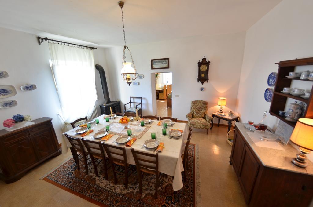 Villa Buonaparte San Miniato Room photo